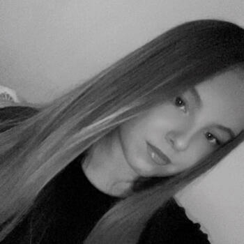 Babysitter in Saint-Brieuc: Emma