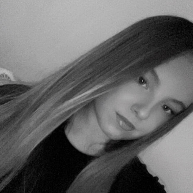 Babysitter in Saint-Brieuc: Emma