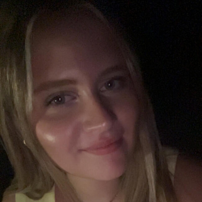 Babysitter in Saint-Nazaire: Leane