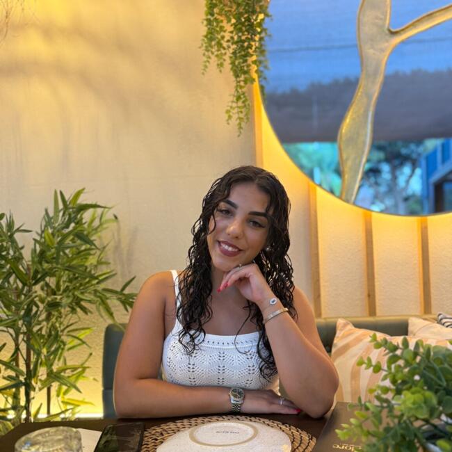 Babysitter in Quarteira: Bruna