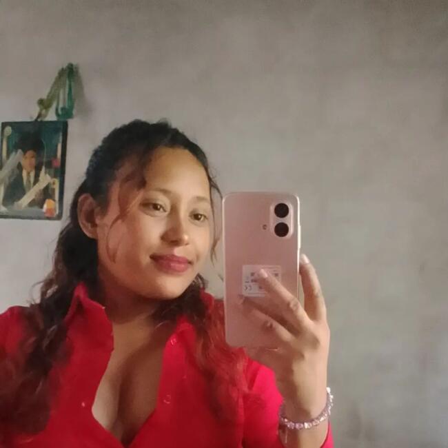 Babysitter in Santa Tecla: Corina