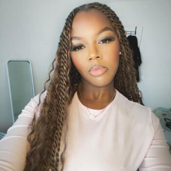 Babysitter in Évry: Mirella