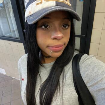 Babysitter in Brooklyn: Alonna Coleman