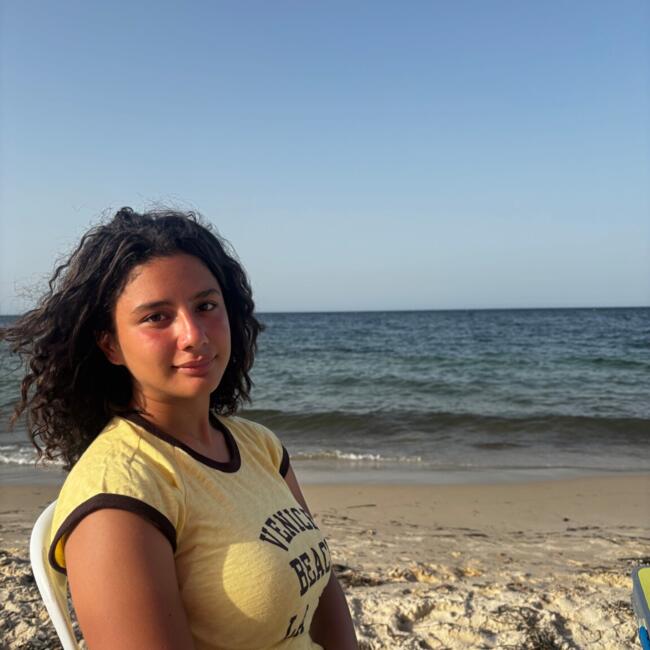 Babysitter in Contes: Arij