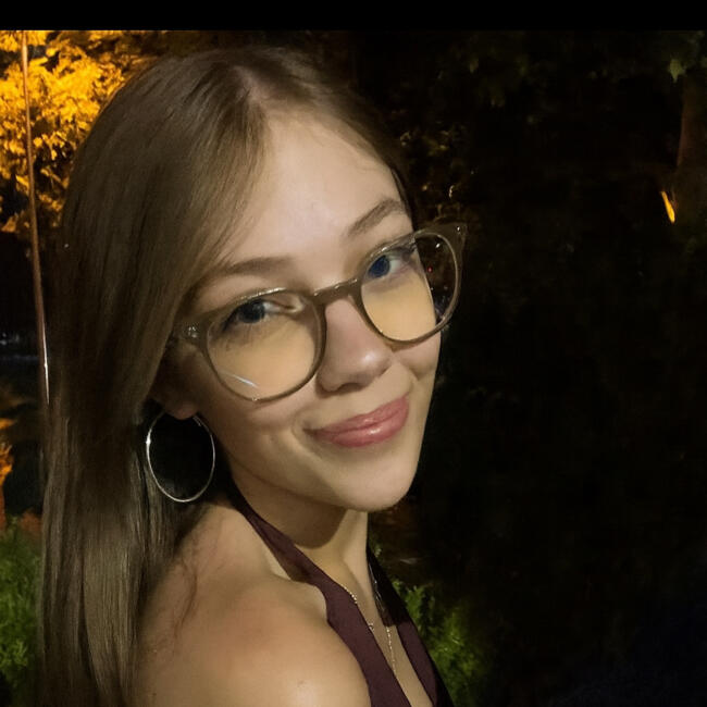 Bébiszitter Mikepércs területén: Eszter