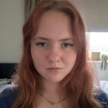 Babysitter in Nanneella: Alesha