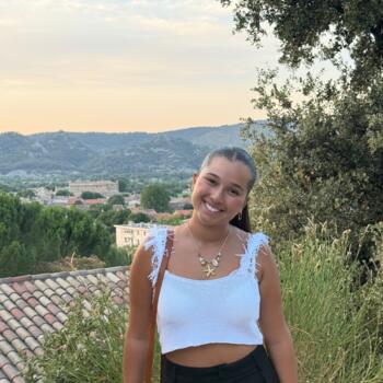 Babysitter in Peyrolles-en-Provence: Farah