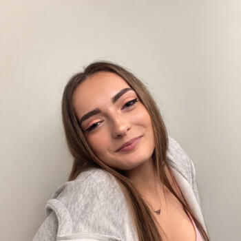 Babysitter in Saint-Méen: Sarah