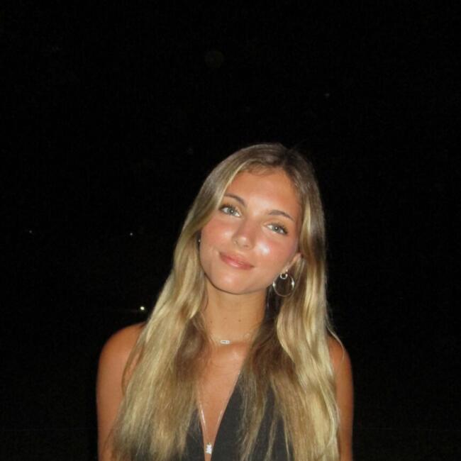 Babysitter in Courbevoie: Albane