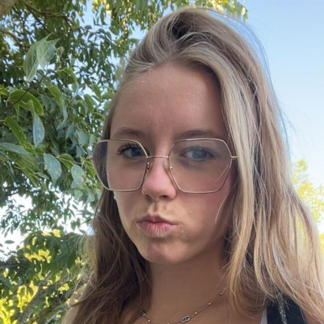 Babysitter in Bouloc-en-Quercy: Clémence