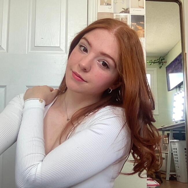 Baby-sitter in Whitby: Abigail