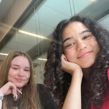 Oppas in Almere: Skye & Salina’s babysitting