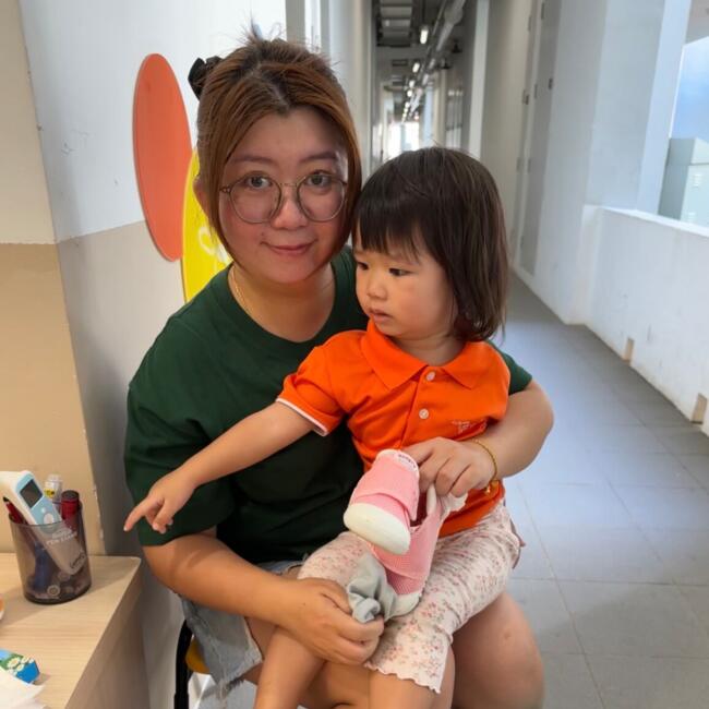 Kerja pengasuh di Singapore: Kelly