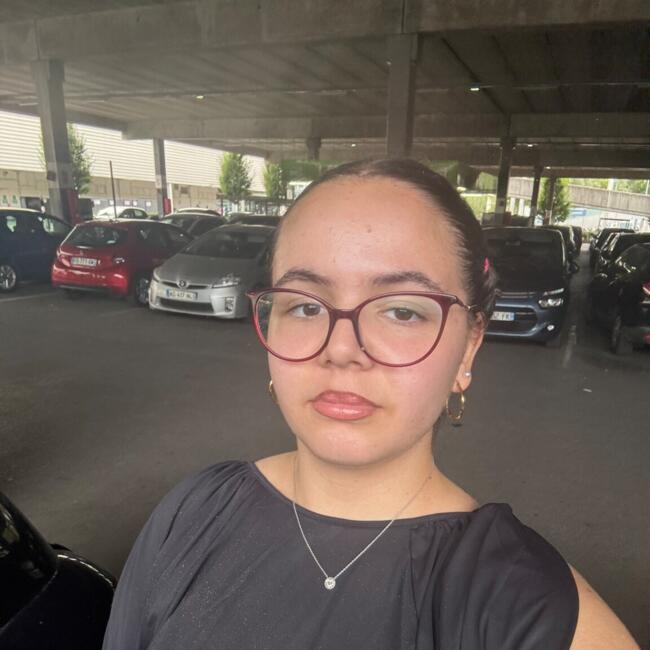 Babysitter in Palaiseau: Myriam