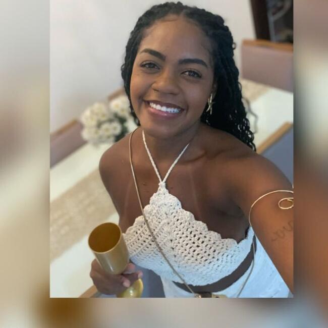 Babysitter in Salvador: Camila