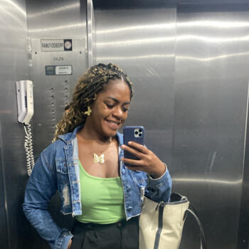 Babá em Salvador: Camila