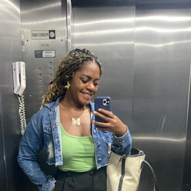 Babá em Salvador: Camila