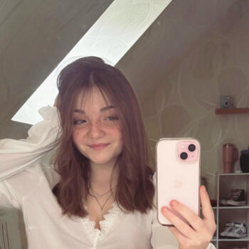 Babysitter in Auneuil: Juliette