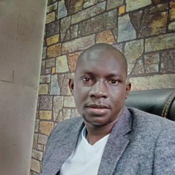 Babysitting job in Kampala: babysitting job Ongua Jamal