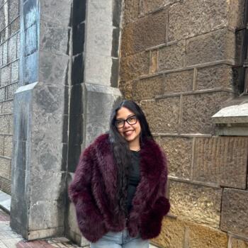 Canguro en Oviedo: Adrielly