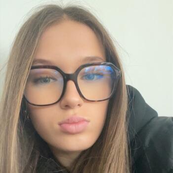 Babysitter in Muret: Nora