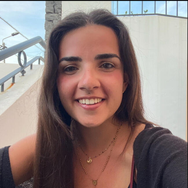 Babysitter em Funchal: Inês