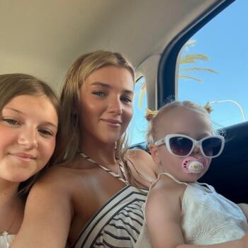 Babysitter Manchester: Sienna