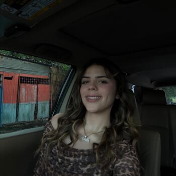 Babysitter in Bayamón: Alondra
