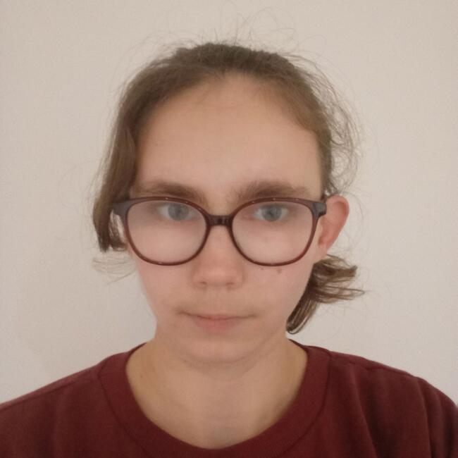 Babysitter in Poitiers: Angelina