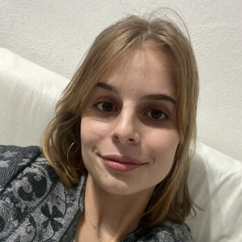 Babysitter in Savona: Asia
