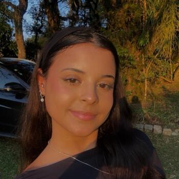 Babá em Curitiba: Larissa