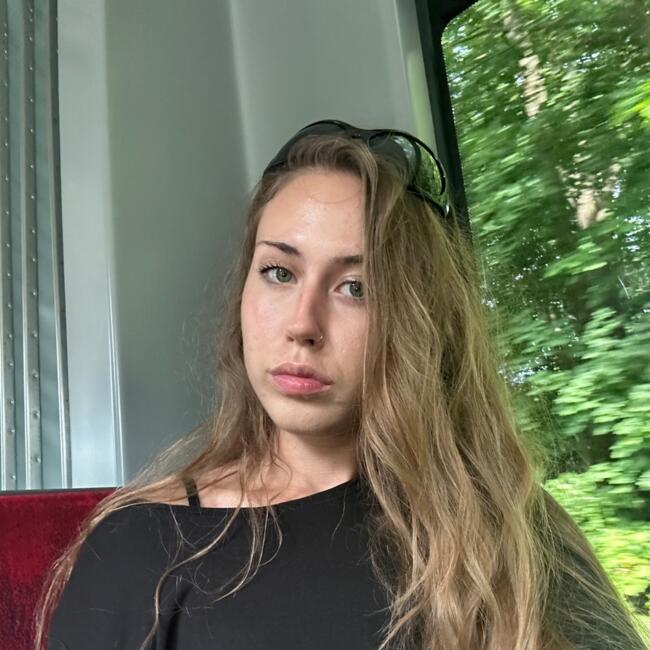 Babysitter in Brussels: Julia