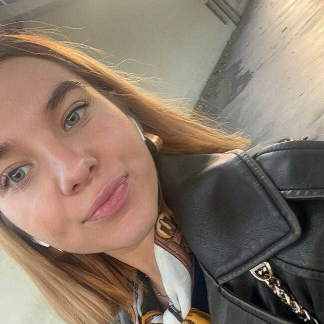 Babysitter in Caen: Blanche