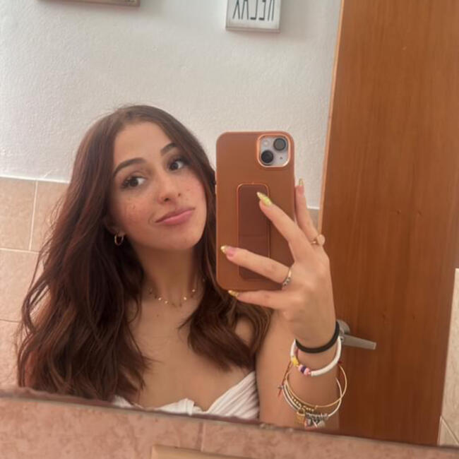 Babysitter in Corozal: Yarimel