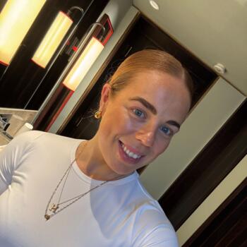 Babysitter in London: Harriet