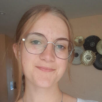 Babysitter in Cherbourg: Solène