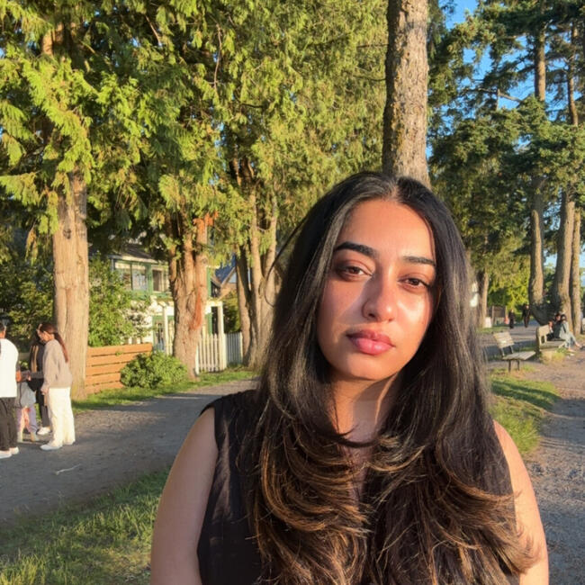 Baby-sitter in Surrey: Yuvneet