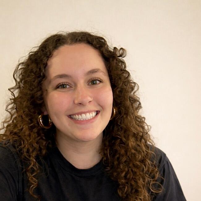 Babysitter in Saint-Martin-d'Hères: Delia