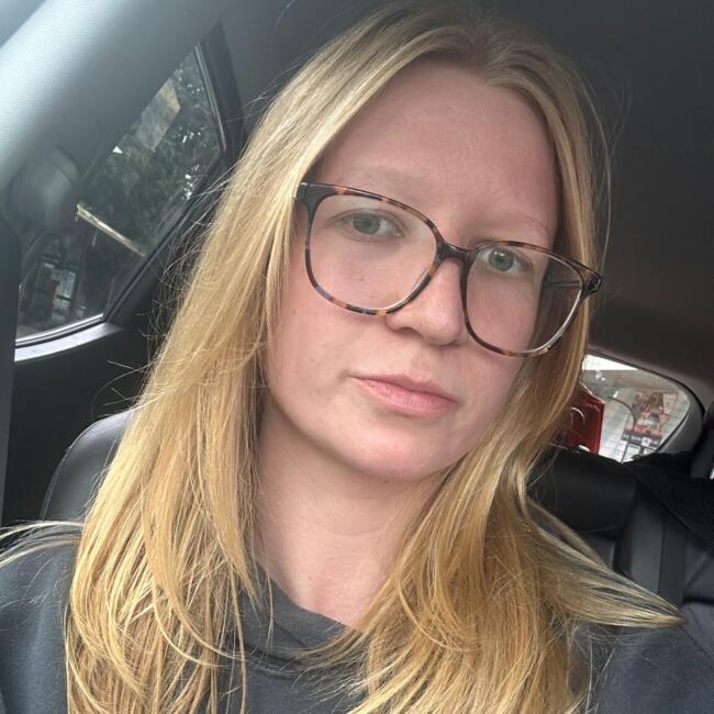 Babysitter in Auckland: Charlize