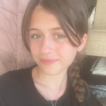 Babysitter in Douai: Alicia