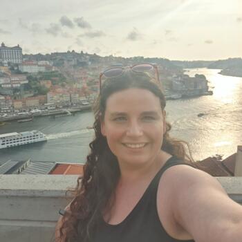 Babysitter in Torrecaballeros: Vanesa