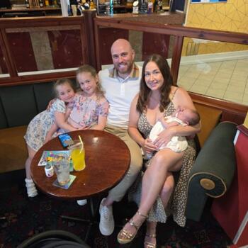 Pégeia bölgesinde bebek bakıcılığı işi: Bebek bakıcısı iş ilanı Sam