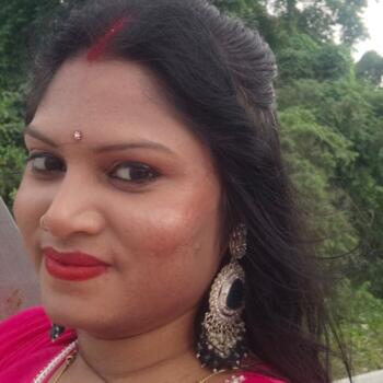 Singur में बेबीसिटर: Bandana
