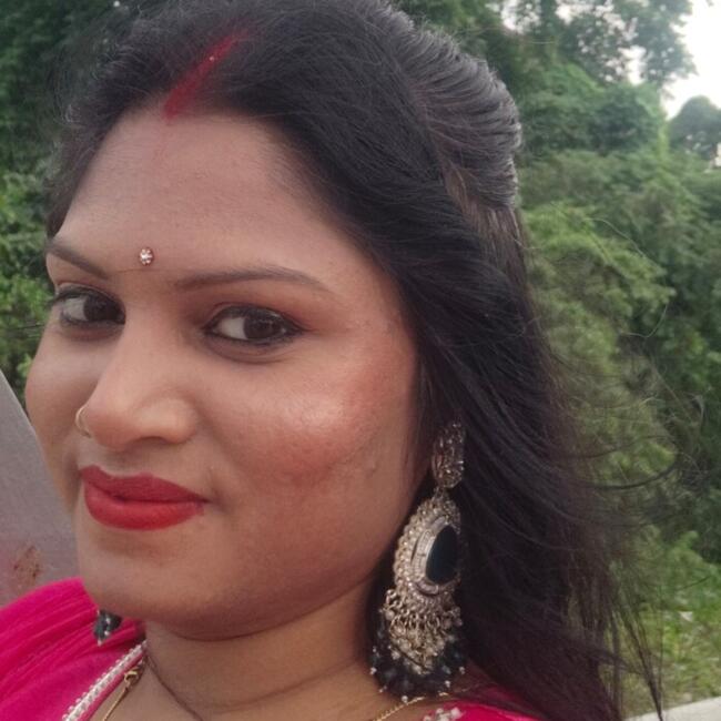 Singur में बेबीसिटर: Bandana
