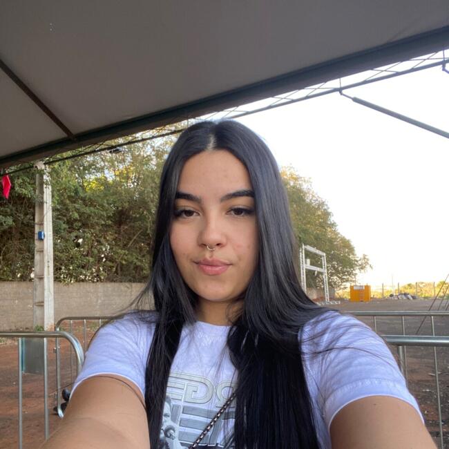 Babysitter in Uberlândia: Geovanna