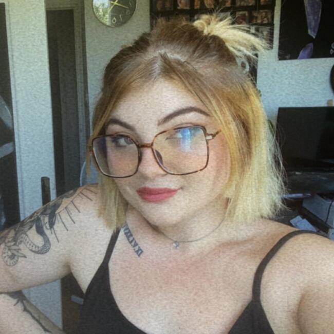 Babysitter in Saint-Raphaël: Eliona