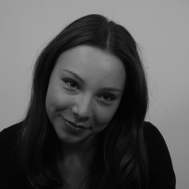 Babysitter in Saint-Ouen: Capucine