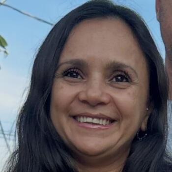 Babysitter in Praia Grande: Girleide