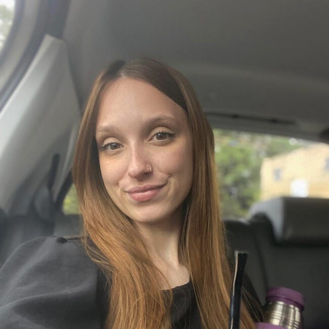 Babysitter in Balneário Camboriú: Zoe