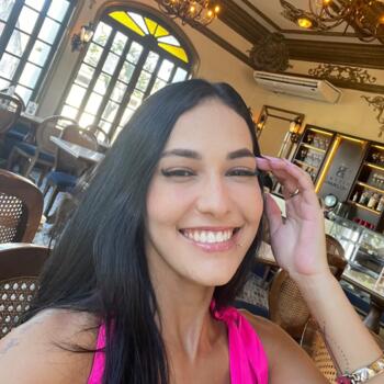 Babá Cariacica: Beatriz